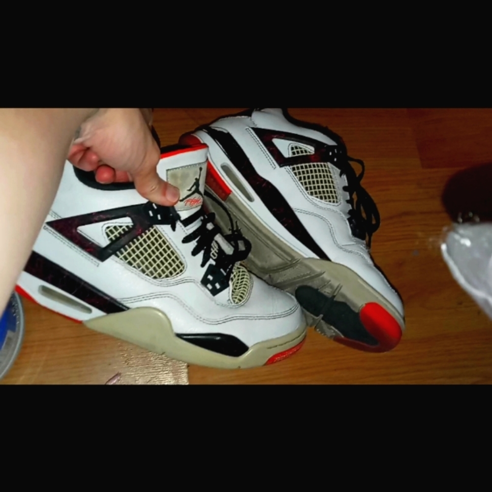 Air jordan retro 4 size boys 6 womans 8